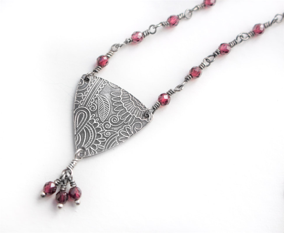 Garnet necklace by Evelina Stoyanove